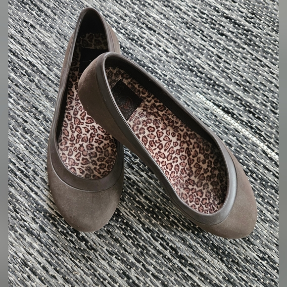 Crocs Women's Mammoth Leopard Lined Ballet Flats (Size 9W) - Picture 2 of 5